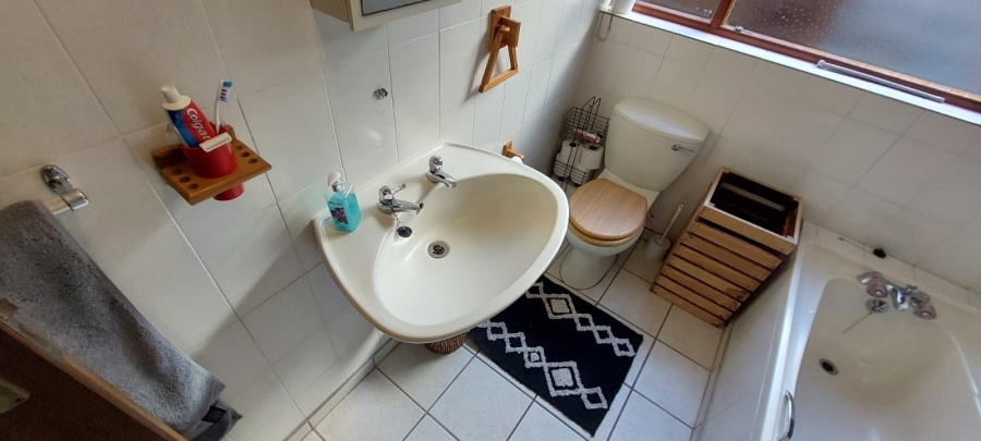 4 Bedroom Property for Sale in Noorsekloof Eastern Cape
